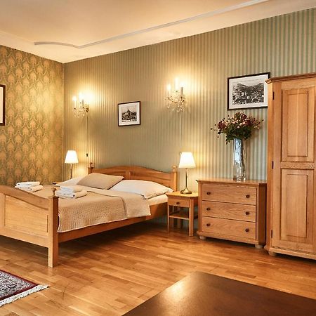 Hotel Salamander Banska Stiavnica Bagian luar foto