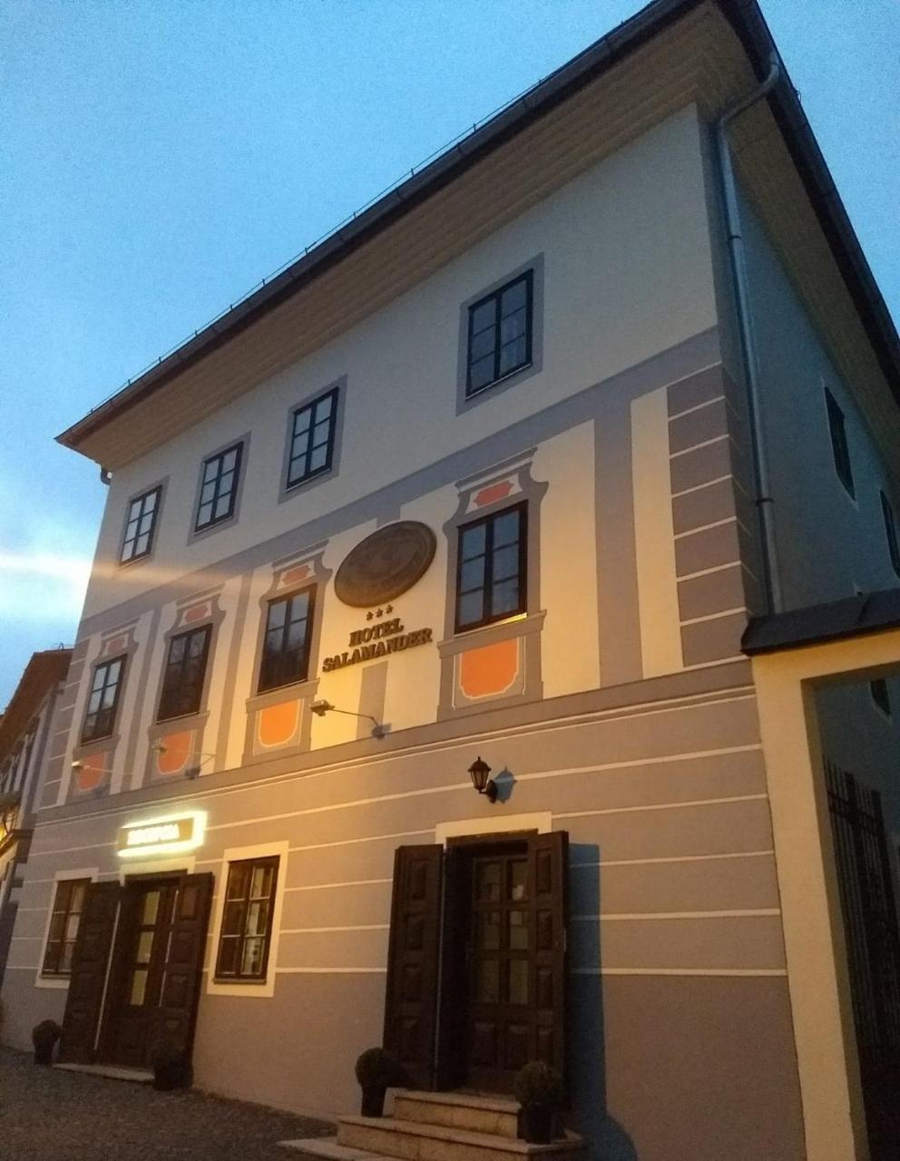 Hotel Salamander Banska Stiavnica Bagian luar foto