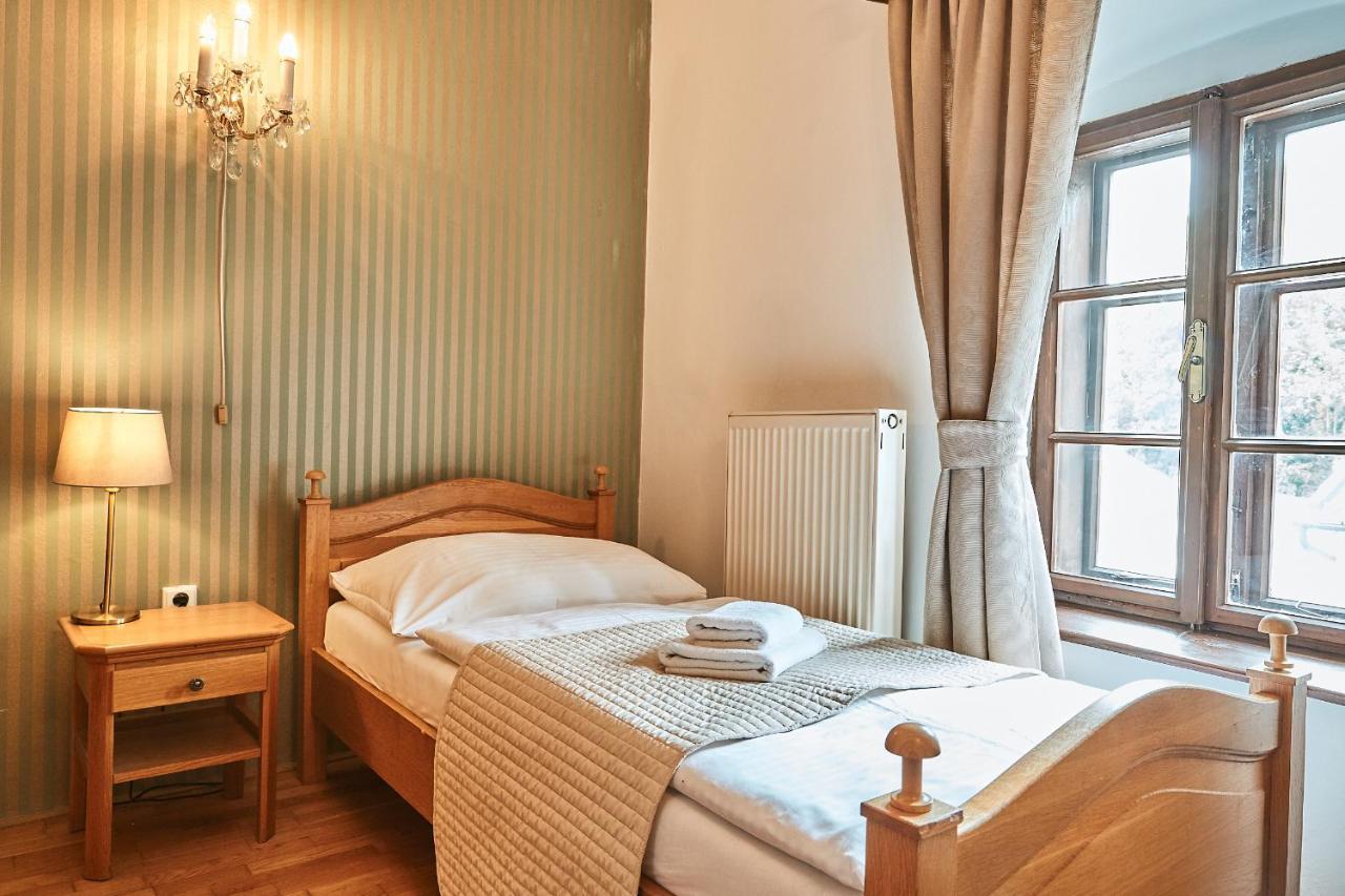 Hotel Salamander Banska Stiavnica Bagian luar foto