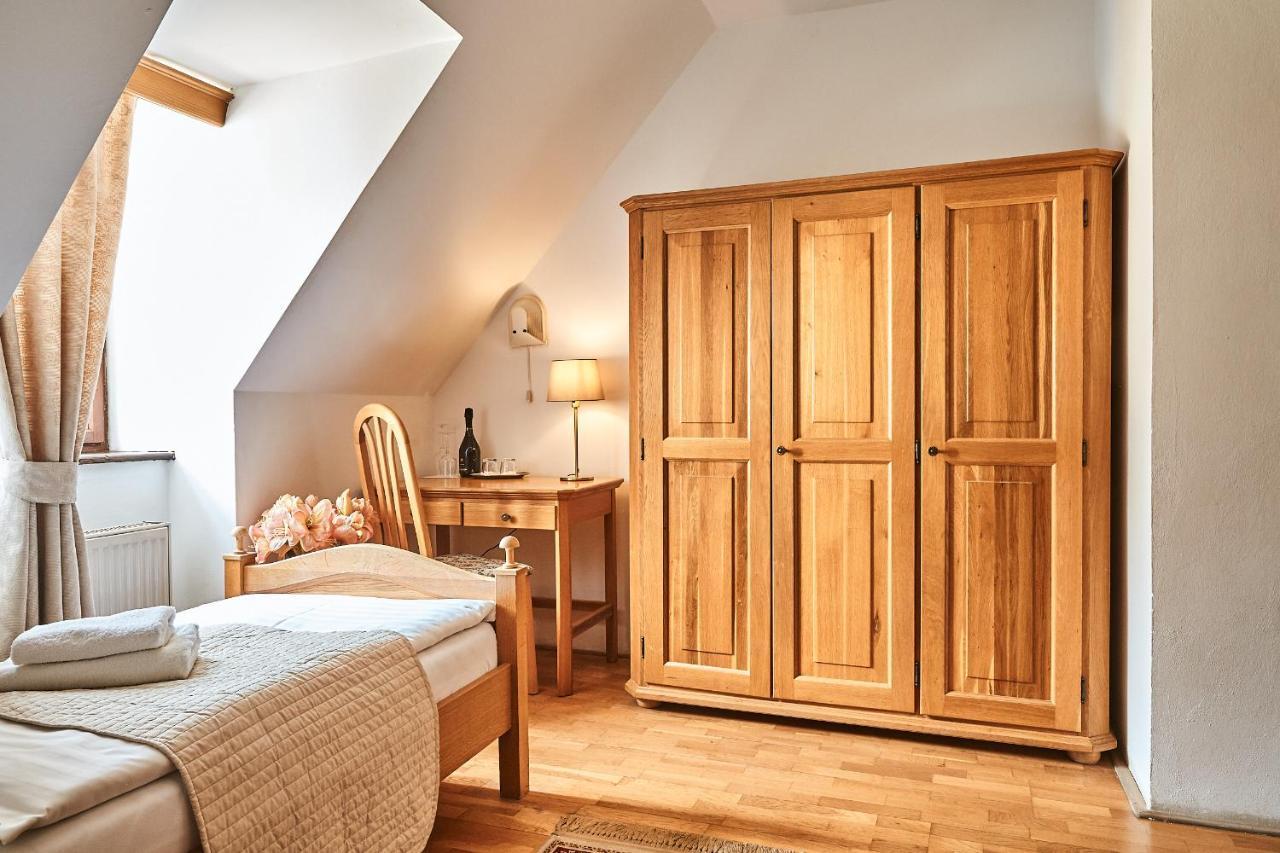 Hotel Salamander Banska Stiavnica Bagian luar foto