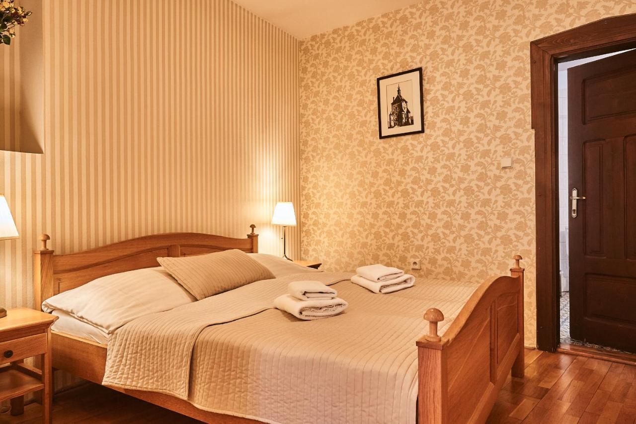 Hotel Salamander Banska Stiavnica Bagian luar foto
