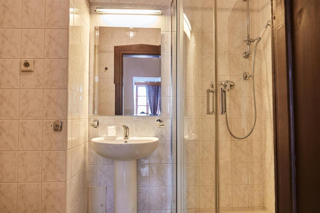 Hotel Salamander Banska Stiavnica Bagian luar foto